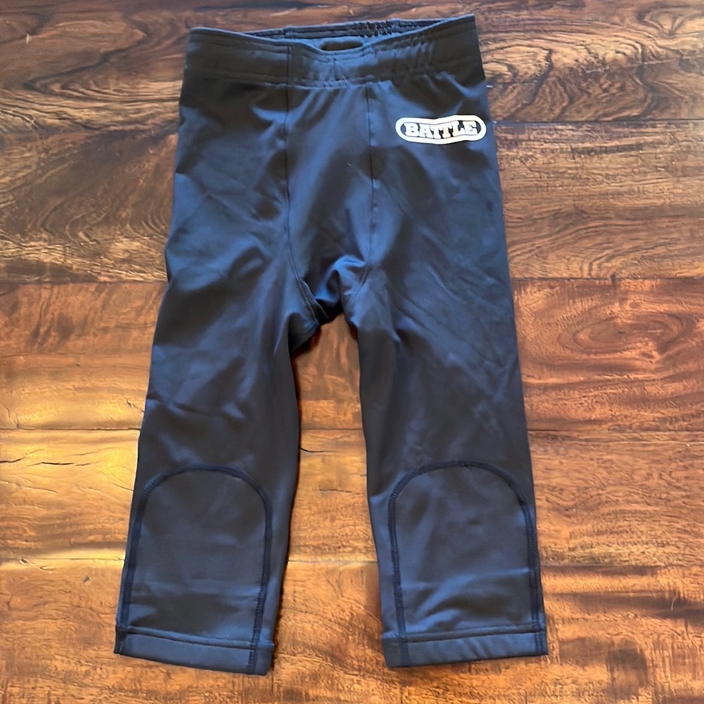 NWT Battle football pants M
